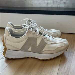 New Balance 327 Athletic Shoes